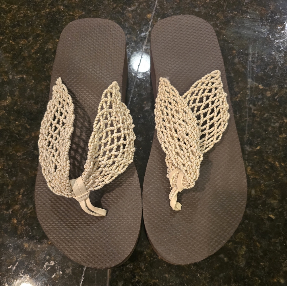 Women's Brown and Tan Sandals Nwot
